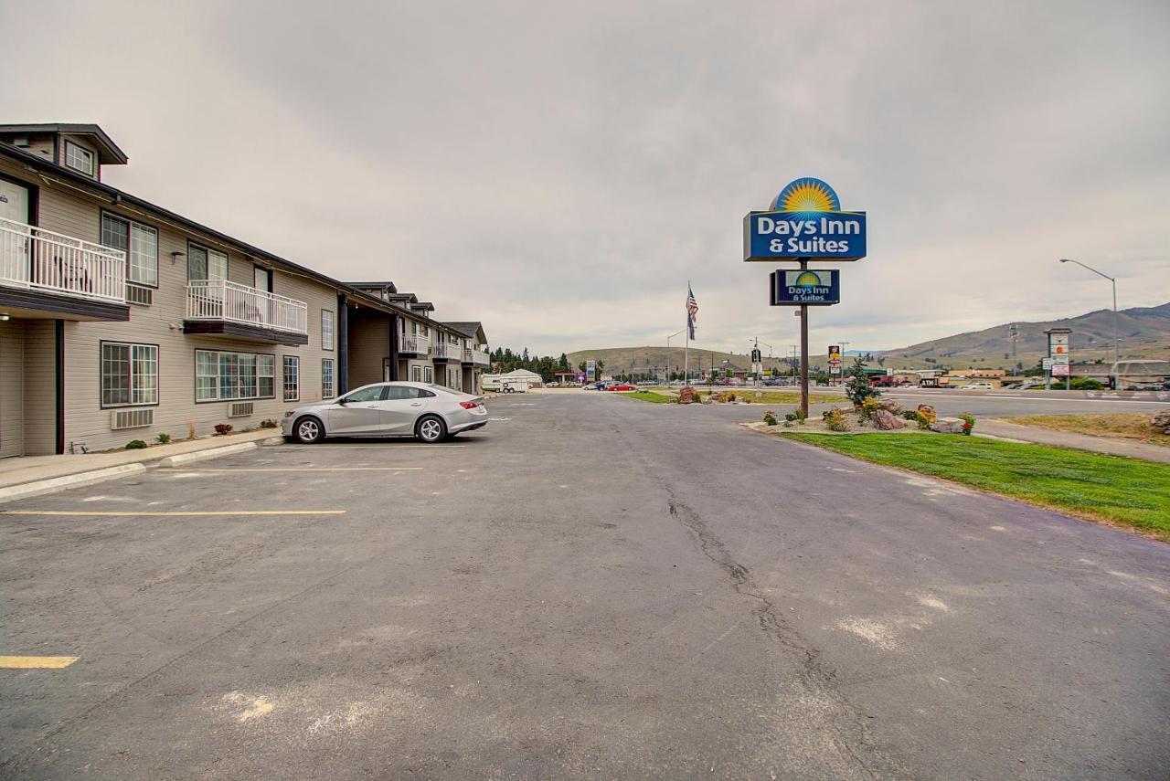 Days Inn & Suites By Wyndham Lolo Kültér fotó